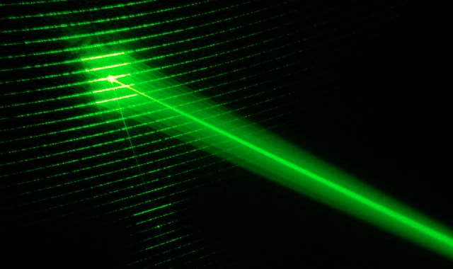 Ученые создали лазер, работающий при комфортной для человека температуре